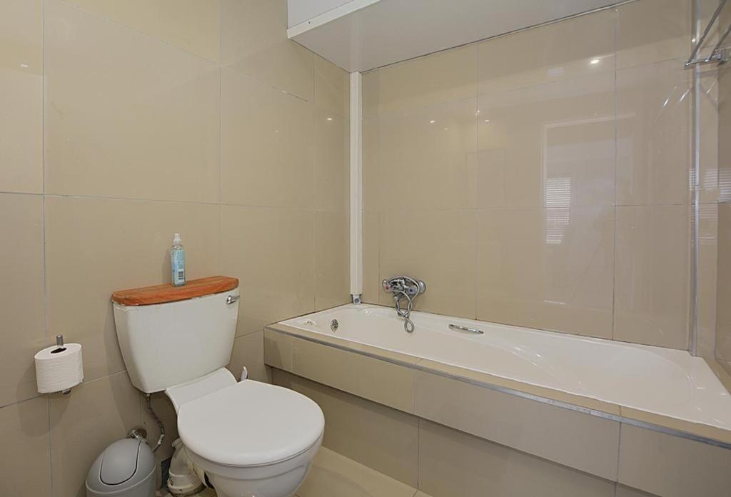 2 Bedroom Oceanfront With Sea Views Apartment Cape Town