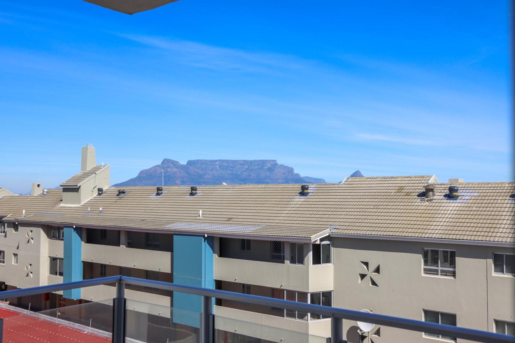 2 Bedroom Oceanfront With Sea Views *