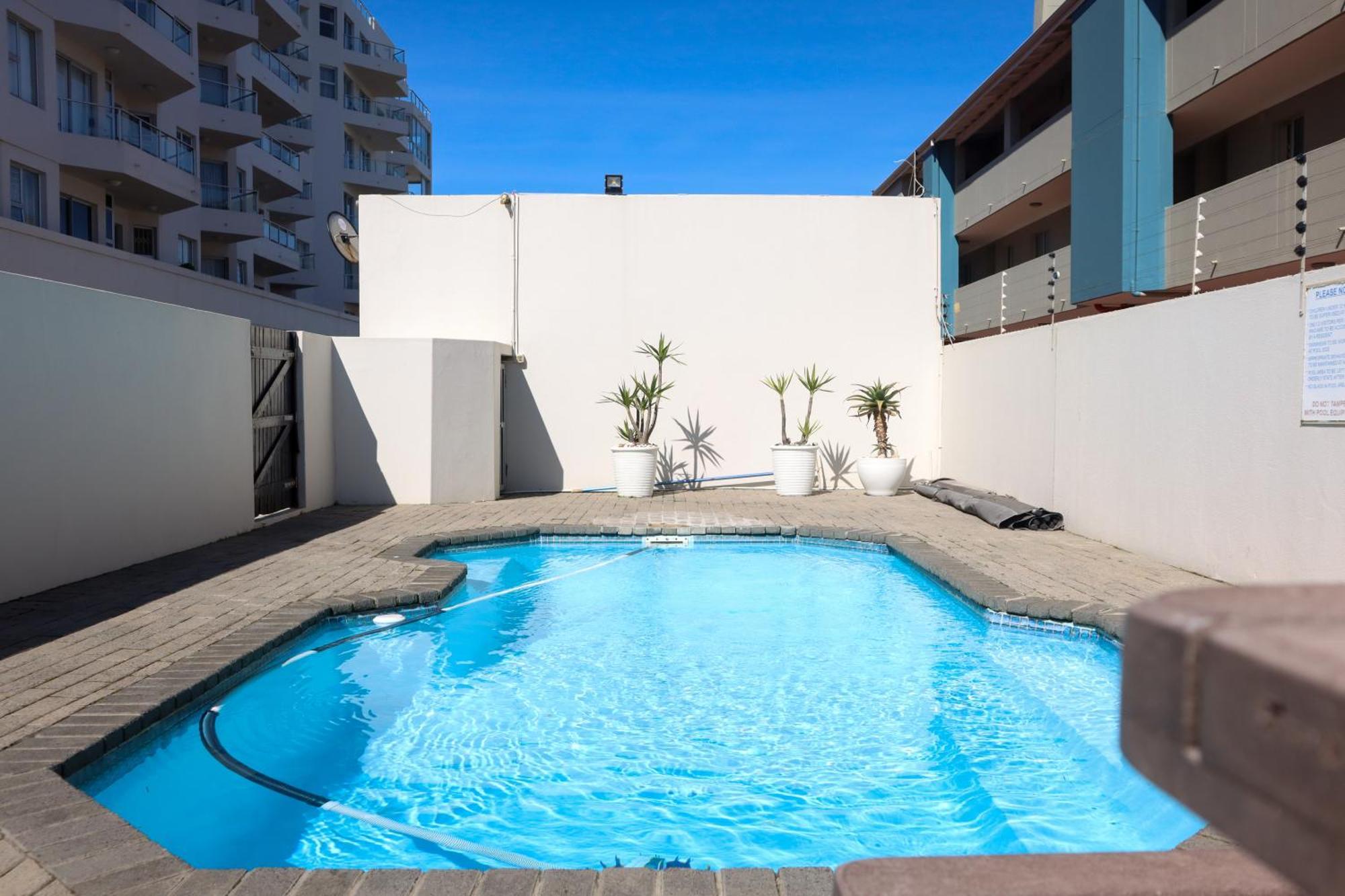 2 Bedroom Oceanfront With Sea Views Cape Town