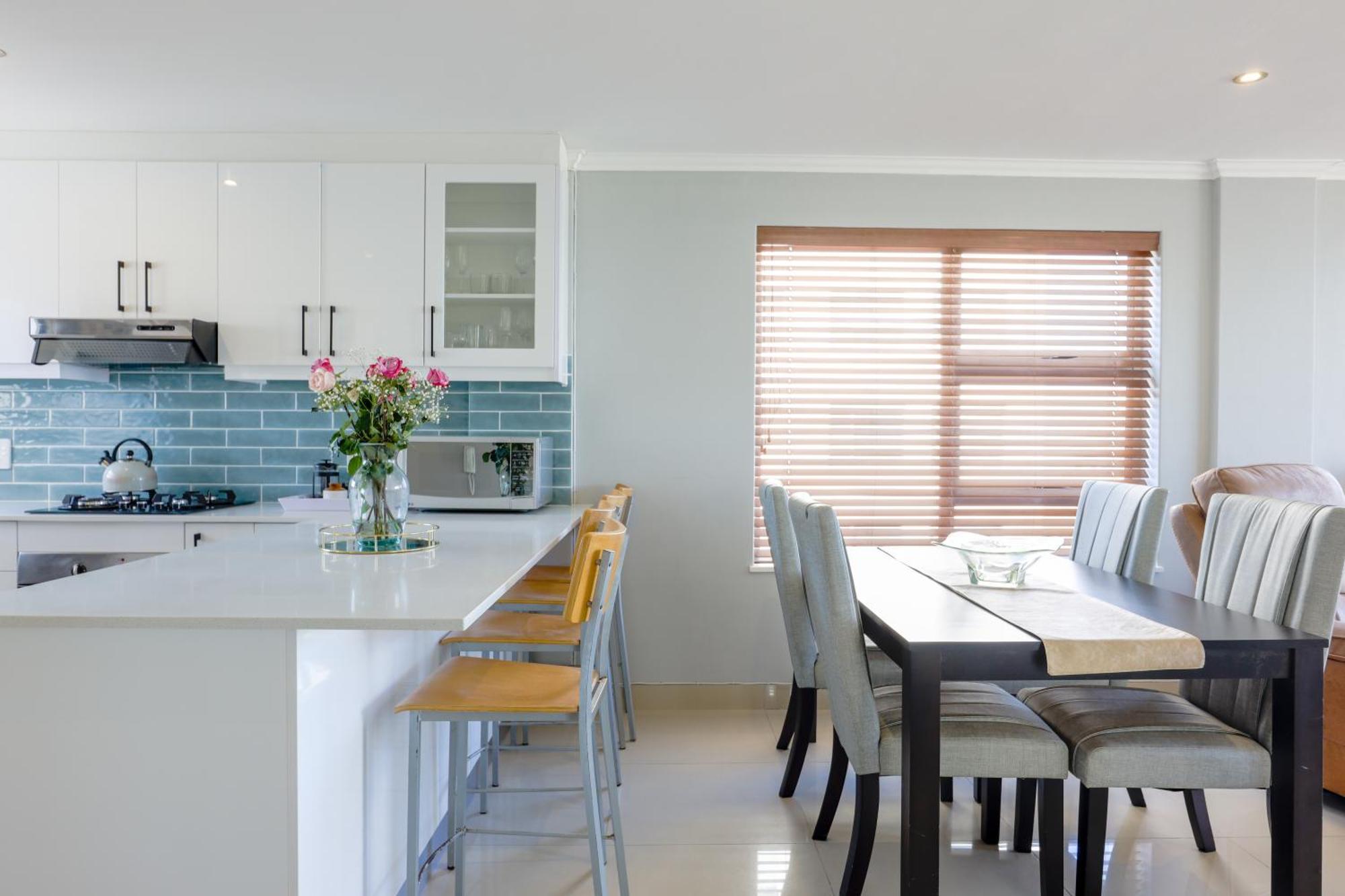 2 Bedroom Oceanfront With Sea Views * Cape Town