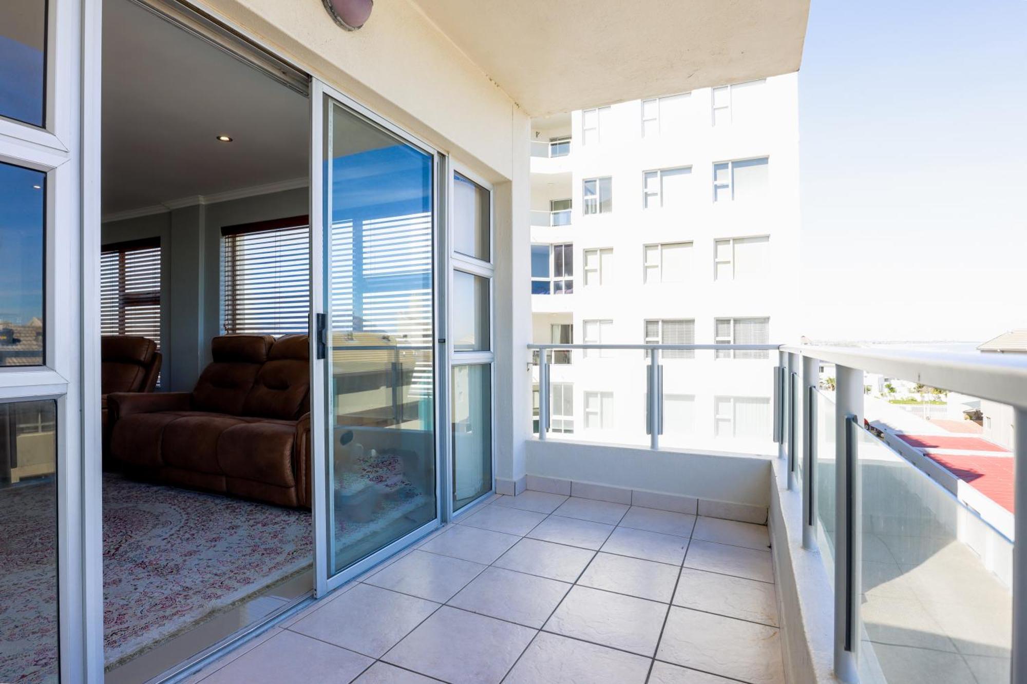 2 Bedroom Oceanfront With Sea Views